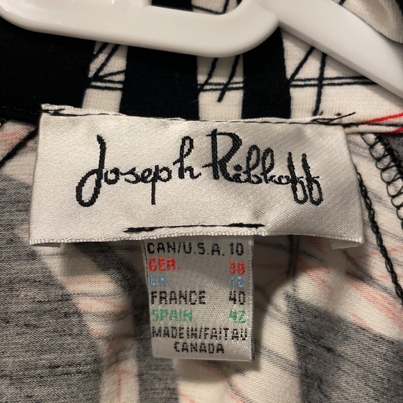 Joseph Ribkoff blazer. - Picture 2 of 6